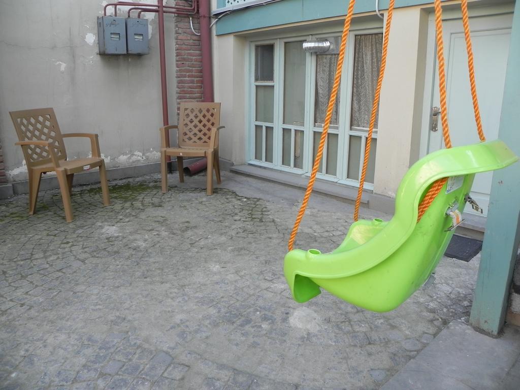 Old Yard Guest House Tbilisi Exterior photo